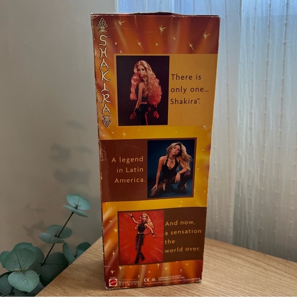 Rare Collectible 2002 or 2003 Shakira Doll with Black and Red Ensemble - Picture 5 of 9